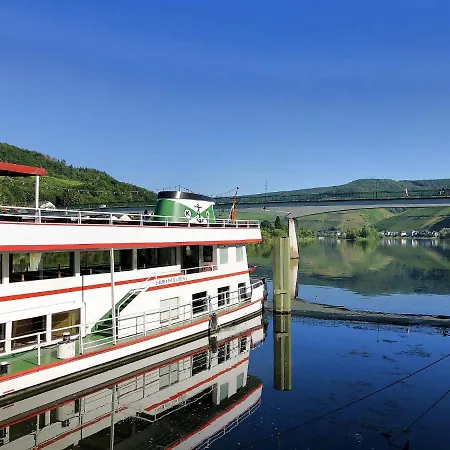 Maximilianhaus * 摩泽尔河畔的泽尔